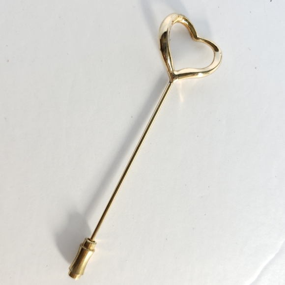 Jewelry - Heart pin